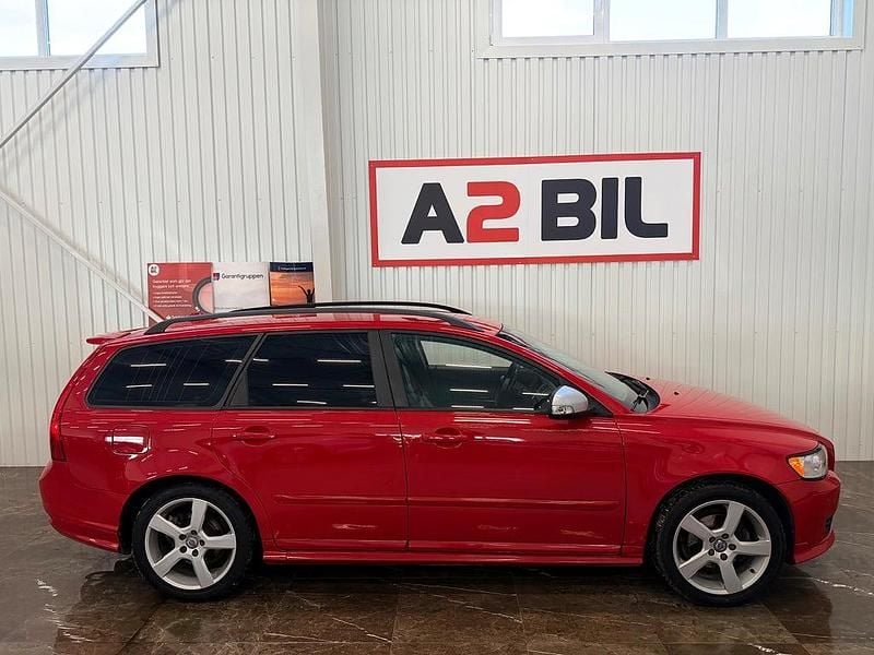 Begagnad Volvo V50 R-Design 145 HK (106 kW) 2010 Röd Kombi