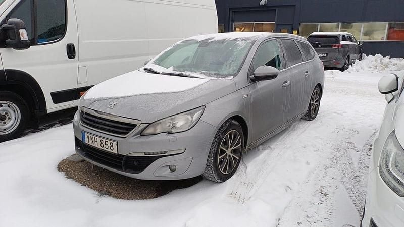 Grå Begagnad 2017 Peugeot 308 SW Active Kombi | 109 900 kr (Marknadspris) - Bild 1/2