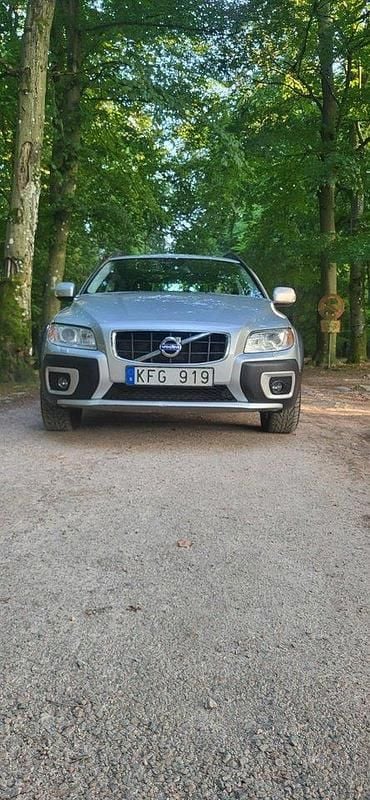 Silver Begagnad 2013 Volvo XC70 SUV | 123 000 kr (Marknadspris) - Bild 1/4