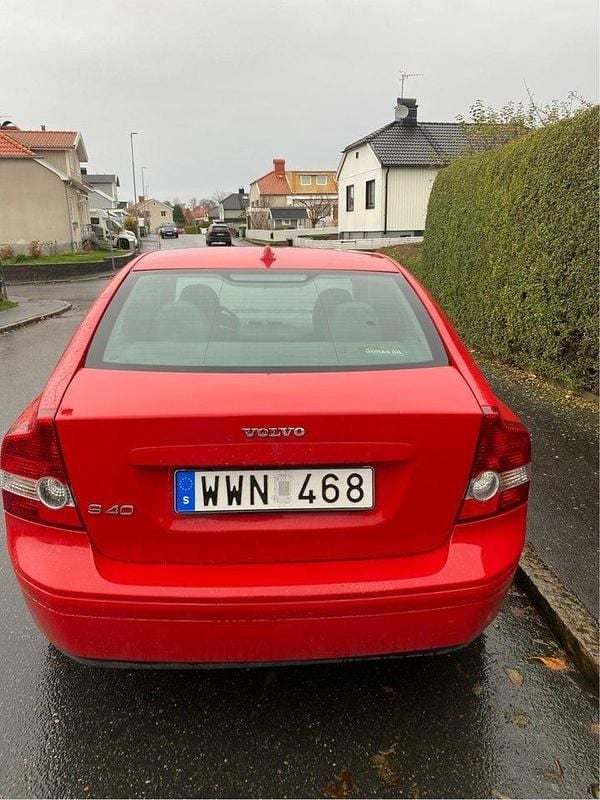 Begagnad 2006 Volvo S40 Sedan | 39 900 kr (Marknadspris) - Bild 1/4