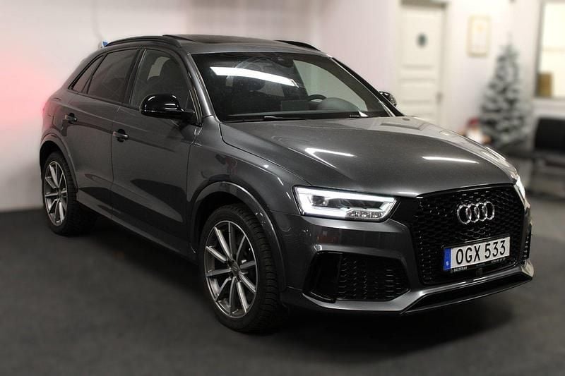 Begagnad Audi RS Q3 Performance 368 HK (270 kW) 2016 Grå SUV