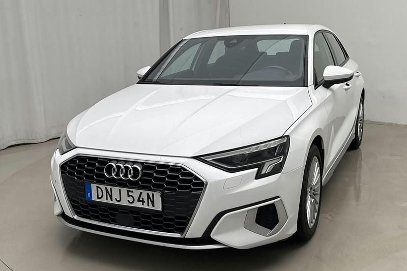 Vit Begagnad 2021 Audi A3 | 179 000 kr (Bra pris) - Bild 1/4