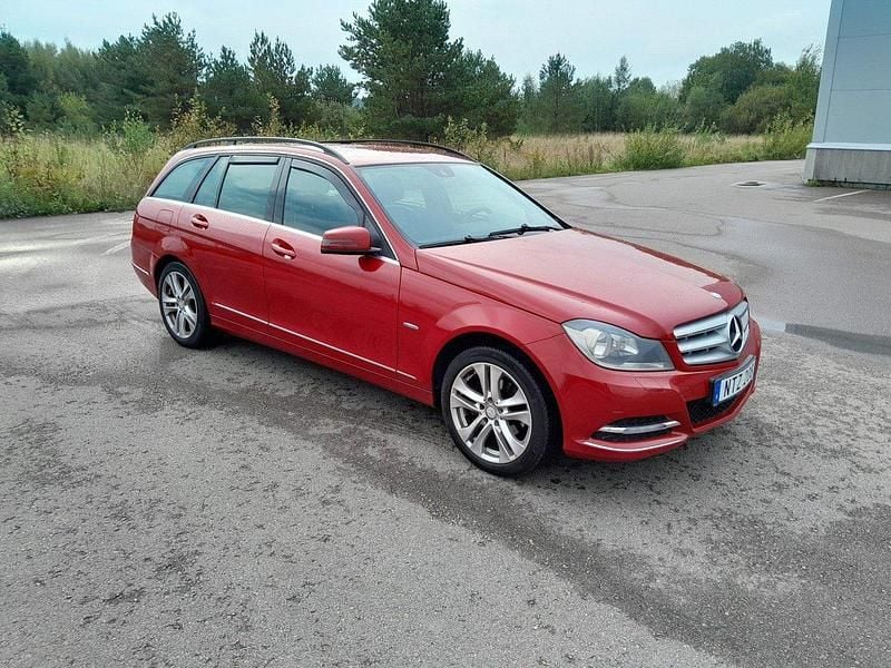 Röd Begagnad 2012 Mercedes C180 Avantgarde Kombi | 85 000 kr (Bra pris) - Bild 1/4