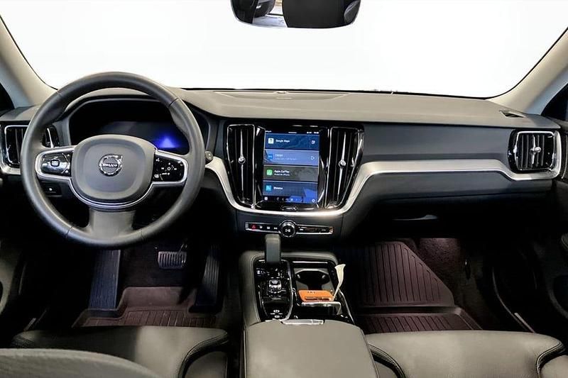 Begagnad Volvo V60 Plus 462 HK (339 kW) 2023 Grå Kombi