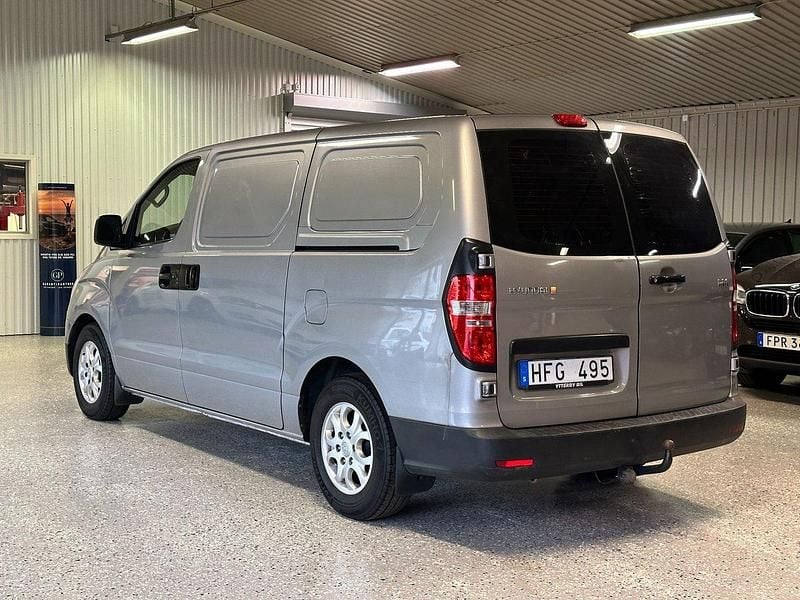 Begagnad Hyundai H-1 170 HK (125 kW) 2013 Silver Minibuss