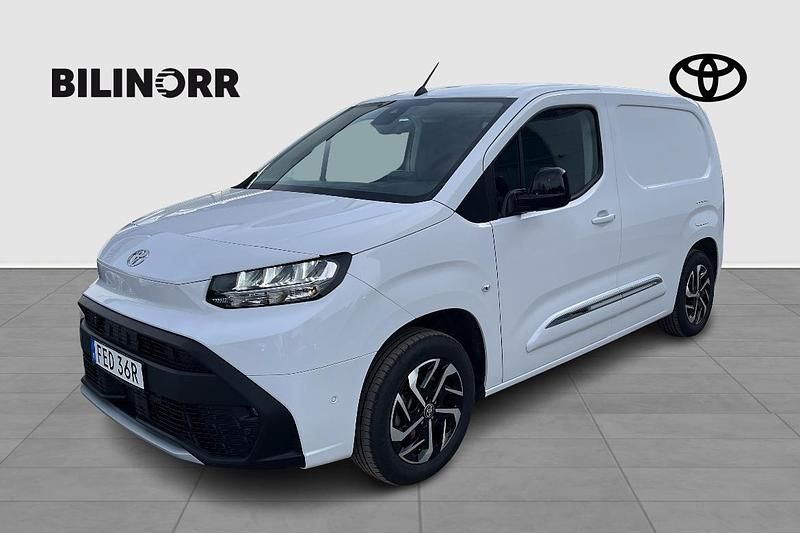 Begagnad Toyota Proace City City 132 HK (97 kW) 2024 Vit Minibuss