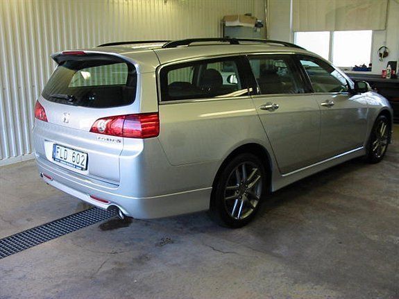 Begagnad honda accord tourer