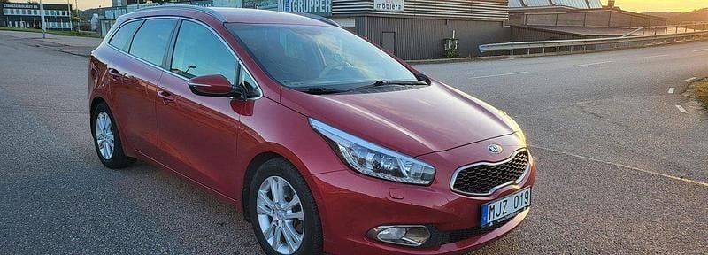 Röd Begagnad 2014 Kia Ceed Sportswagon Comfort Kombi | 47 900 kr (Bra pris) - Bild 1/4