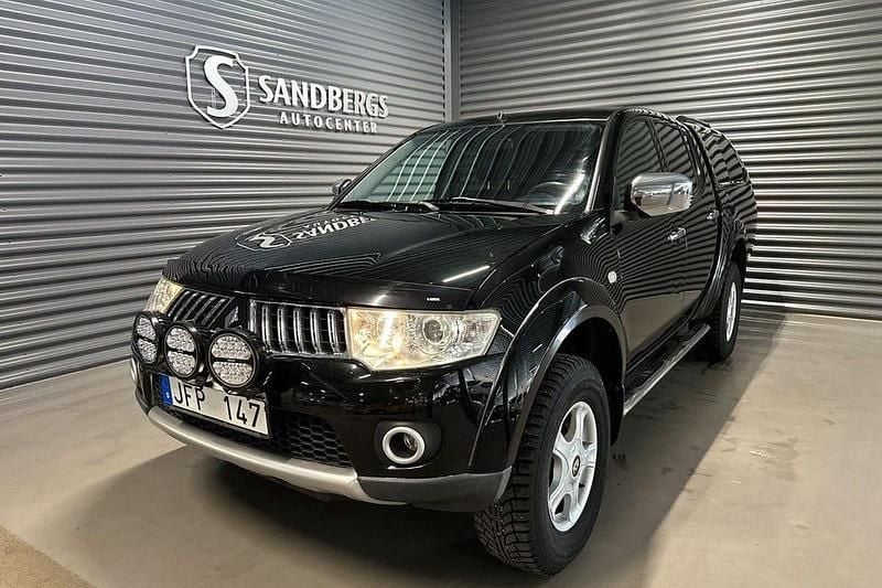 Svart Begagnad 2010 Mitsubishi L200 Pickup | 134 500 kr (Lite dyr) - Bild 1/4