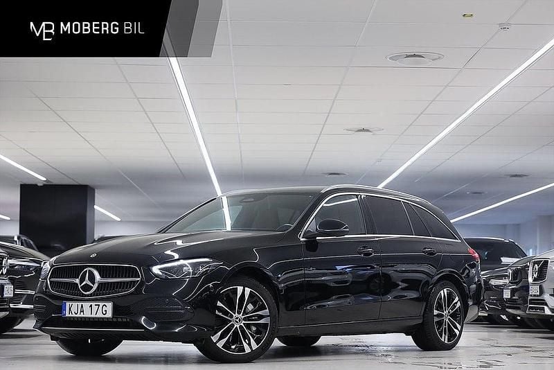 Svart Begagnad 2023 Mercedes C300e Avantgarde Kombi | 339 900 kr (Bra pris) - Bild 1/2