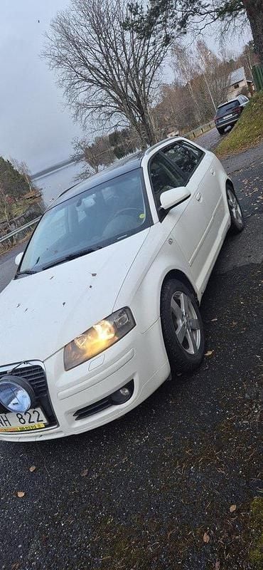 Vit Begagnad 2008 Audi A3 Sportback Halvkombi | 25 000 kr (Marknadspris) - Bild 1/4