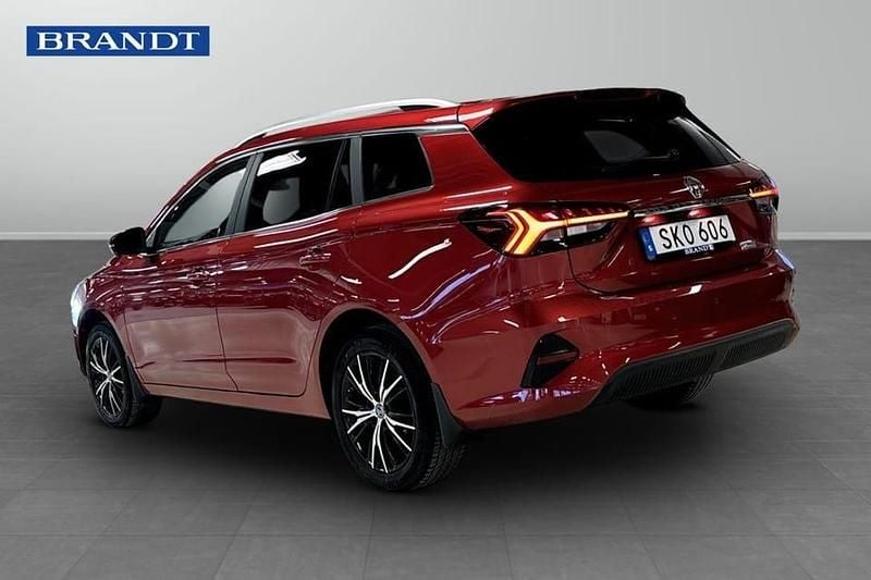 Begagnad MG MG5 EV Luxury 132 kW (180 HK) 2022 Röd Kombi