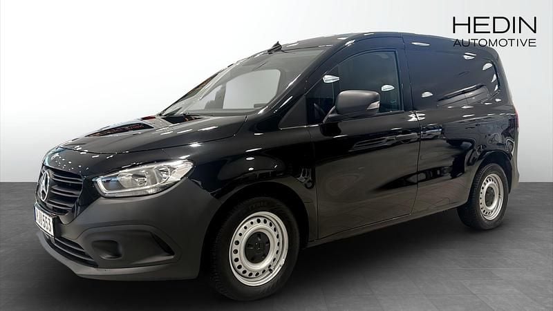 Begagnad 2023 Mercedes Citan 112 | 199 900 kr (Marknadspris) - Bild 1/4