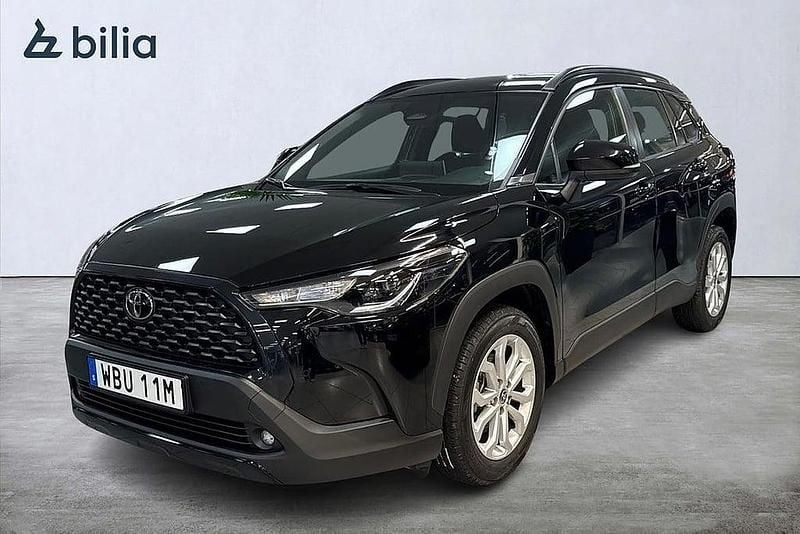 Svart Begagnad 2024 Toyota Corolla Cross Active SUV | 339 900 kr (Marknadspris) - Bild 1/3