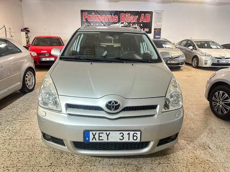 Begagnad Toyota Corolla 129 HK (94 kW) 2006 Silver Kombi