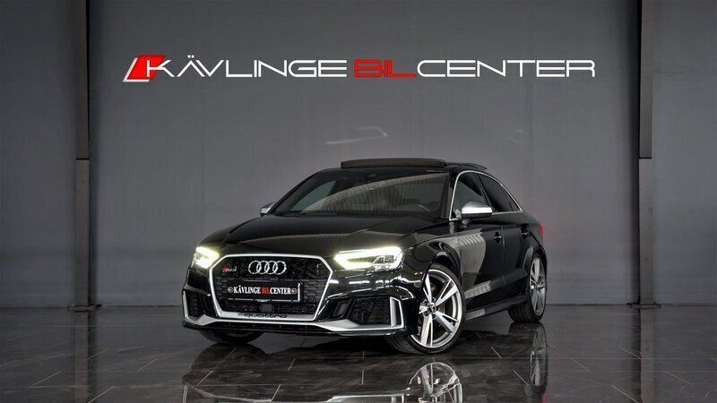 Svart Begagnad 2018 Audi RS3 Design Halvkombi | 469 900 kr (Marknadspris) - Bild 1/4