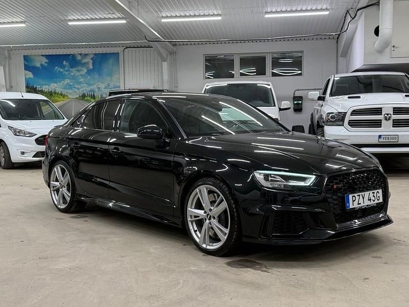 Begagnad Audi RS3 400 HK (294 kW) 2017 Svart Sedan