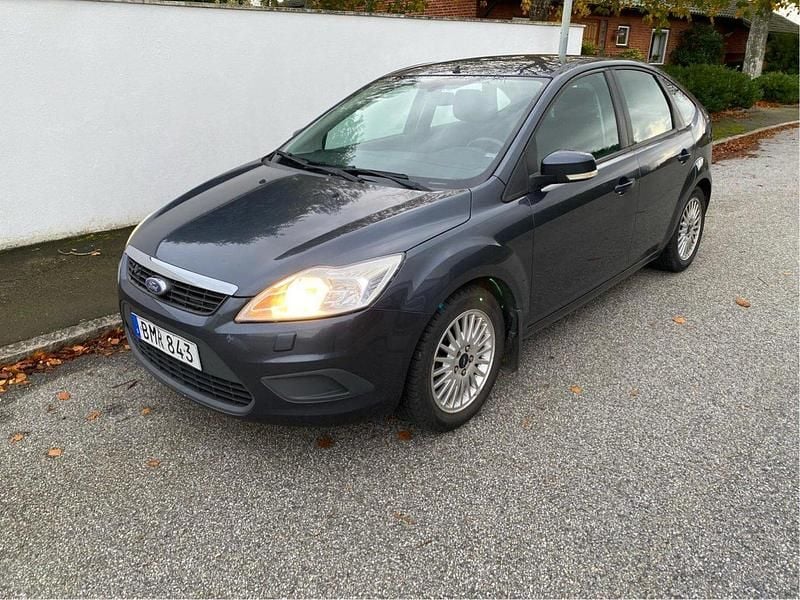 Grå Begagnad 2008 Ford Focus Trend Halvkombi | 20 000 kr (Bra pris) - Bild 1/4