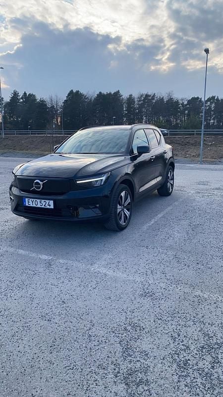 Begagnad 2023 Volvo XC40 Single Motor SUV | 310 000 kr (Marknadspris) - Bild 1/4