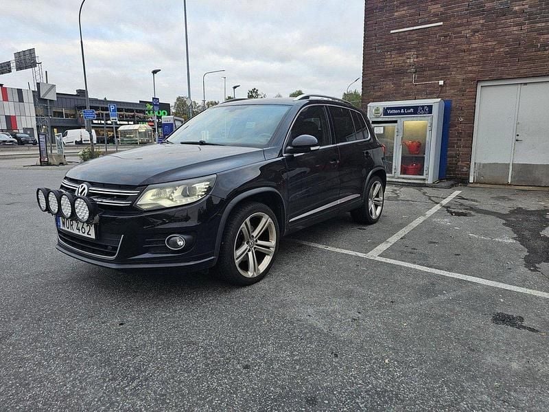 Svart Begagnad 2016 VW Tiguan Sportline SUV | 123 000 kr (Bra pris) - Bild 1/4