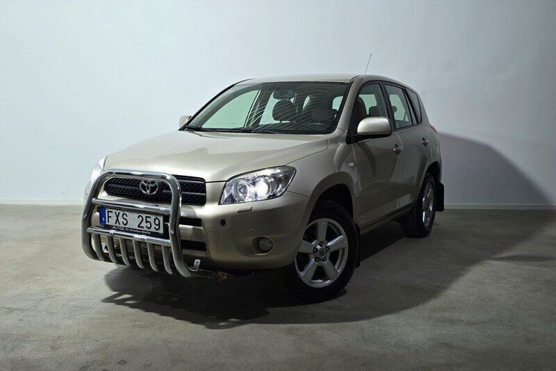 Ljusbrun (brun) Begagnad 2007 Toyota RAV4 SUV | 134 900 kr (Dyr) - Bild 1/4