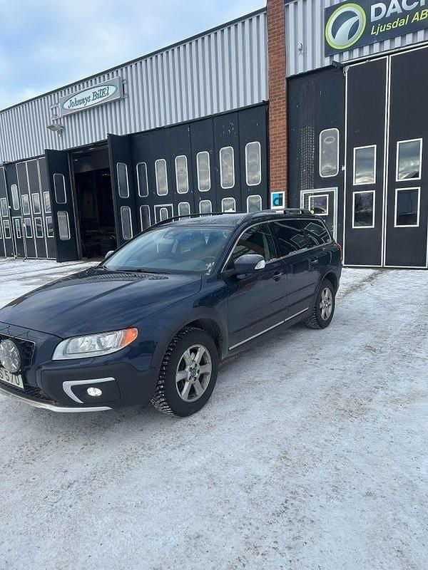 Begagnad Volvo XC70 Momentum 181 HK (133 kW) 2014 Blå Kombi