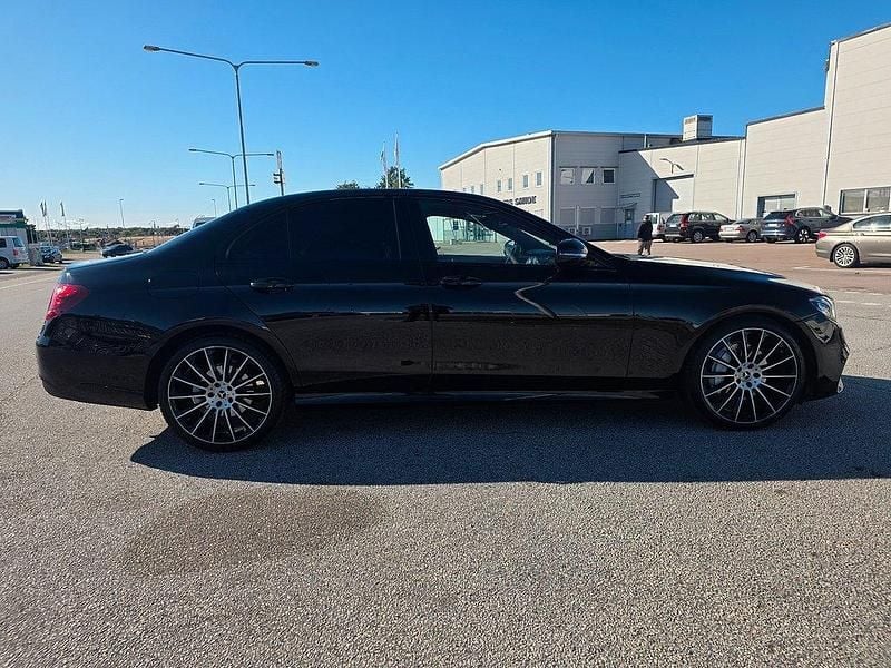 Begagnad Mercedes E220 AMG line 194 HK (142 kW) 2018 Svart Sedan
