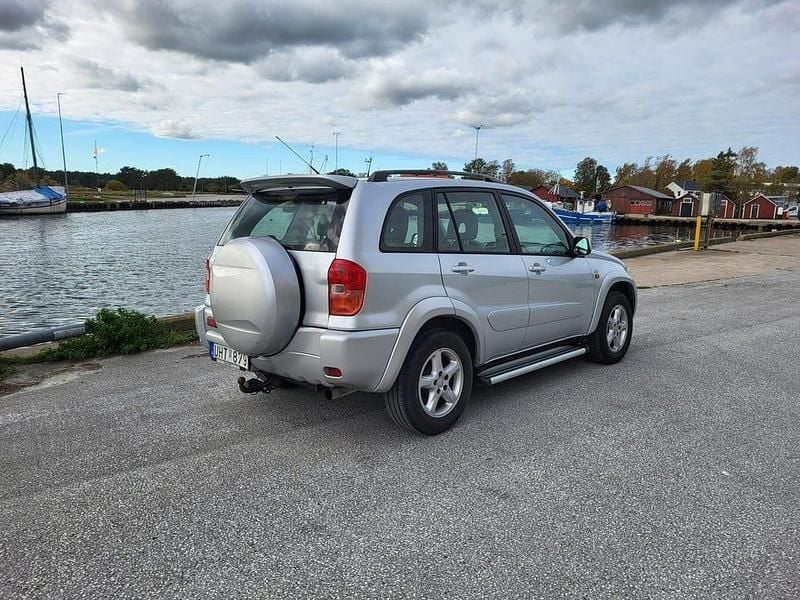 Begagnad 2003 Toyota RAV4 SUV | 40 000 kr - Bild 1/4