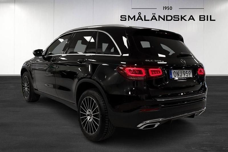 Begagnad Mercedes GLC300 AMG line 320 HK (235 kW) 2022 Svart SUV