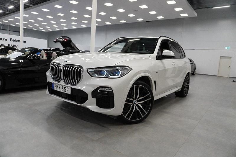 Vit Begagnad 2019 BMW X5 M Sport SUV | 584 900 kr (Marknadspris) - Bild 1/4