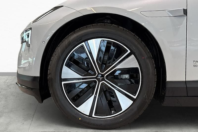 Begagnad Polestar 4 Long Range Single Motor 200 kW (272 HK) 2025 Silver SUV