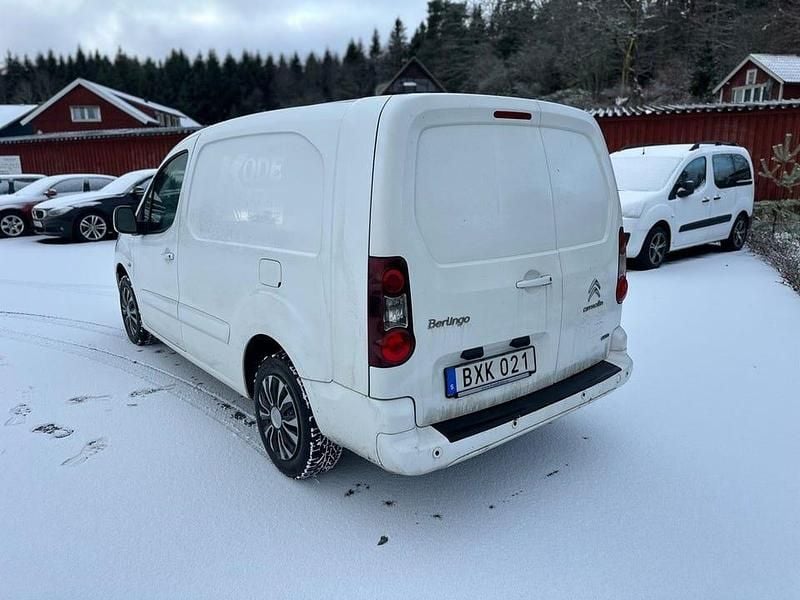 Begagnad Citroën Berlingo 99 HK (72 kW) 2017 Vit Minibuss