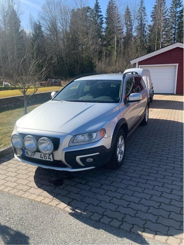 Silver Begagnad 2014 Volvo XC70 Momentum SUV | 130 000 kr (Marknadspris) - Bild 1/4