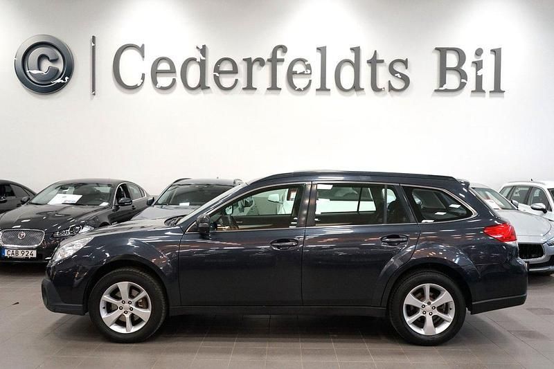 Mörkgrå Begagnad 2013 Subaru Outback SUV | 89 800 kr (Marknadspris) - Bild 1/4