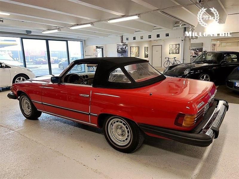 Begagnad Mercedes SL450 224 HK (164 kW) 1978 Röd Cab
