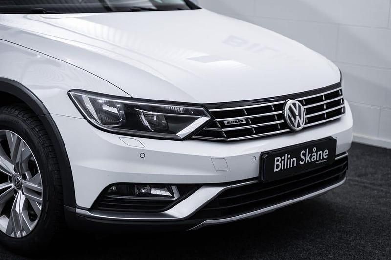 Begagnad VW Passat Alltrack 190 HK (139 kW) 2016 Vit Kombi