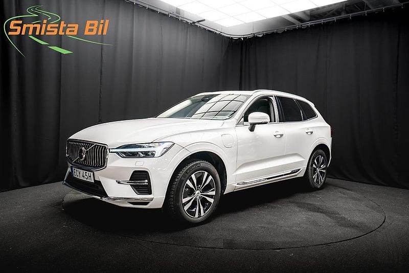 Vit Begagnad 2023 Volvo XC60 Pro SUV | 368 700 kr (Bra pris) - Bild 1/3