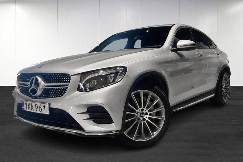 Silver Begagnad 2017 Mercedes GLC220 AMG line Sportkupé | 389 000 kr (Marknadspris) - Bild 1/4