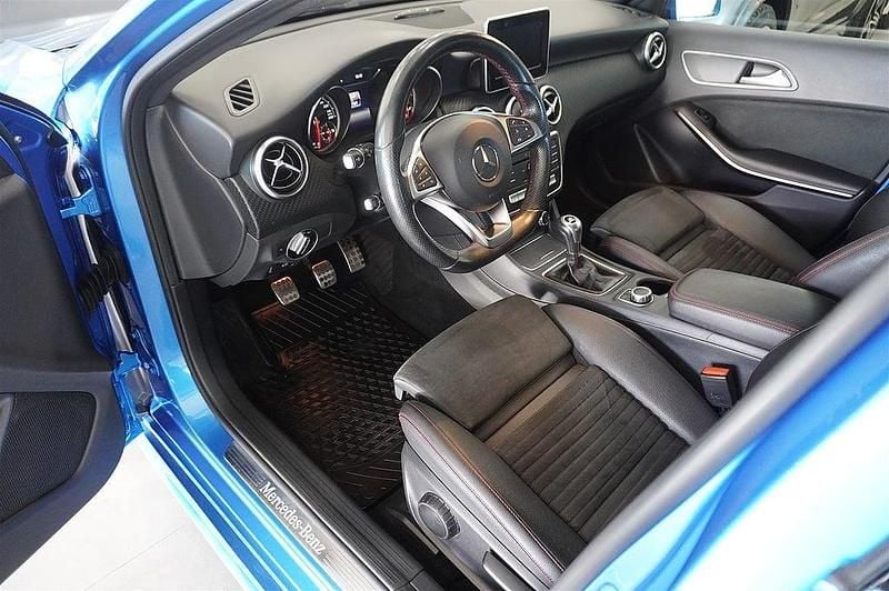 Begagnad Mercedes A180 AMG line 122 HK (89 kW) 2016 Blå Kombi