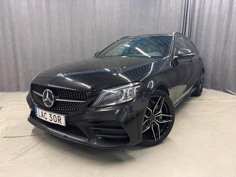 Svart Begagnad 2019 Mercedes C220 AMG line Kombi | 219 900 kr (Superpris) - Bild 1/4