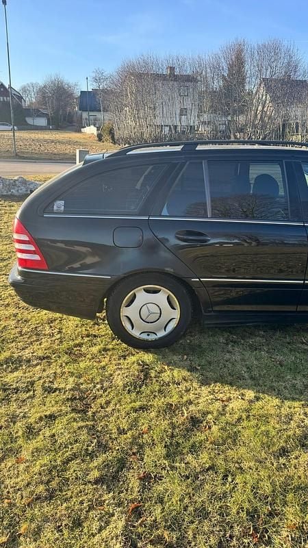 Begagnad Mercedes C180 143 HK (105 kW) 2007