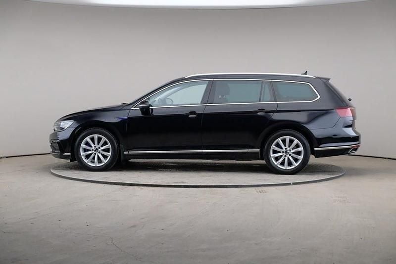 Begagnad VW Passat Executive 218 HK (160 kW) 2023 Deep black pearl (pearl) Kombi