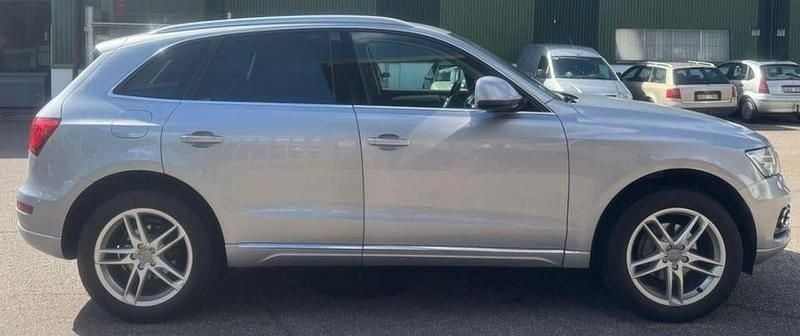 Begagnad Audi Q5 190 HK (139 kW) 2015 Silver metallic SUV