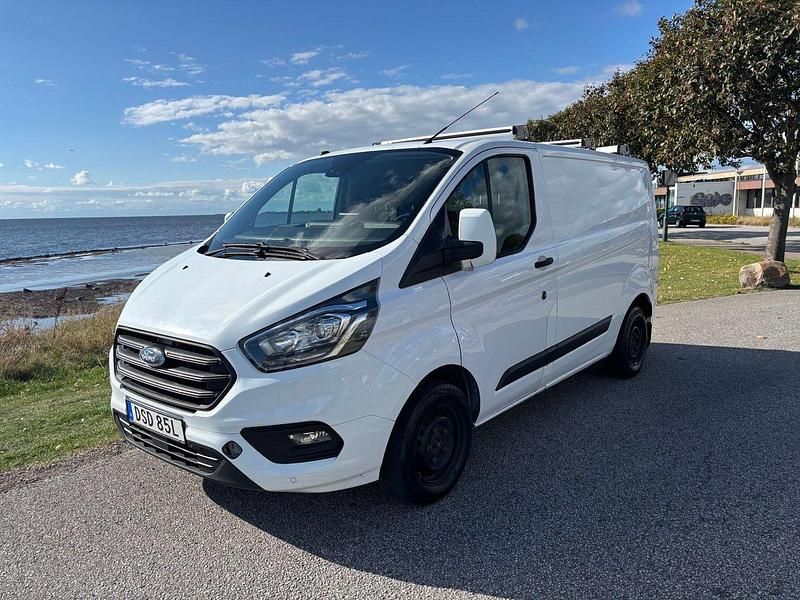 Vit Begagnad 2019 Ford Transit Custom Van | 144 500 kr (Marknadspris) - Bild 1/4