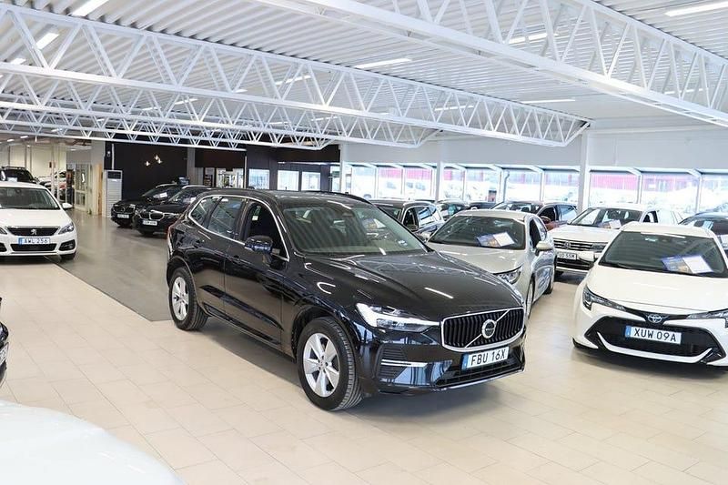 Begagnad Volvo XC60 Momentum 197 HK (144 kW) 2022 Svart SUV