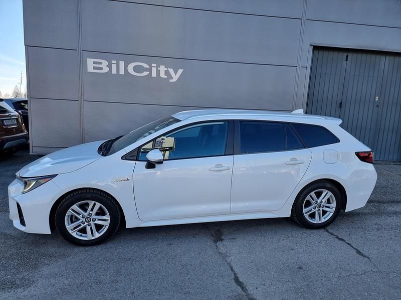 Begagnad Suzuki Swace 124 HK (91 kW) 2021 Vit Kombi