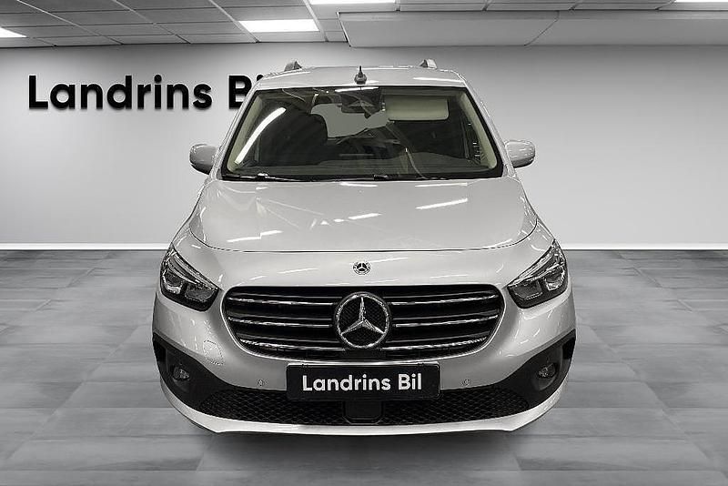 Begagnad Mercedes T180 116 HK (85 kW) 2023 Silver Minibuss