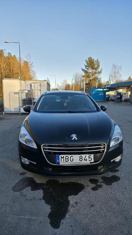 Svart Begagnad 2011 Peugeot 508 Kombi | 40 000 kr (Marknadspris) - Bild 1/4