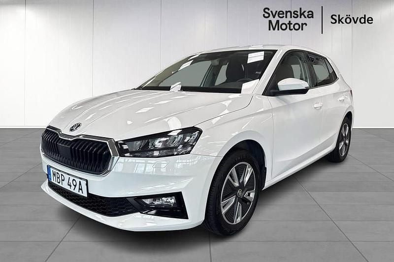 Vit Begagnad 2023 Skoda Fabia Style Halvkombi | 204 900 kr (Marknadspris) - Bild 1/4