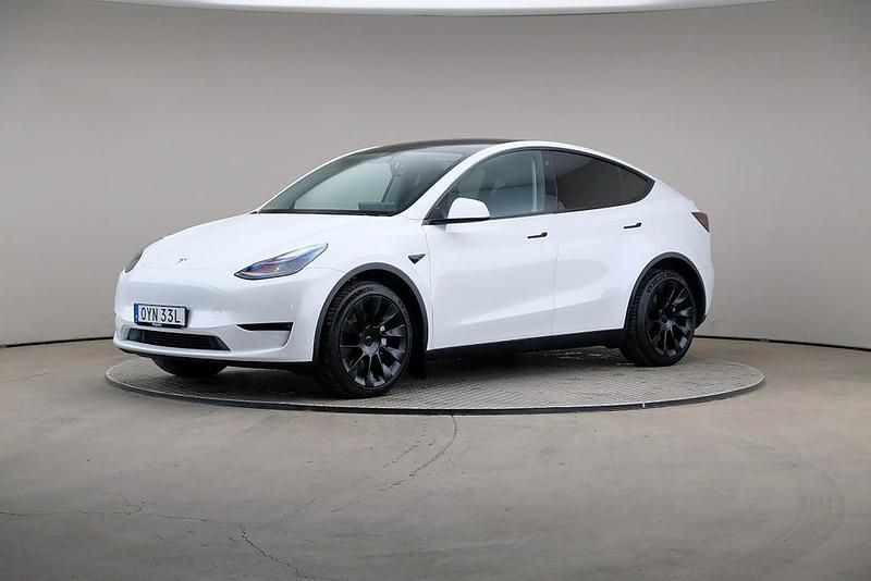 Begagnad Tesla Model Y Long Range AWD 378 kW (514 HK) 2022 Vit SUV